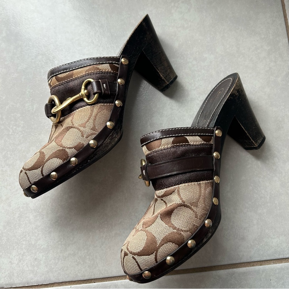 Coach clogs Size 7.5 - Picture 5 of 13